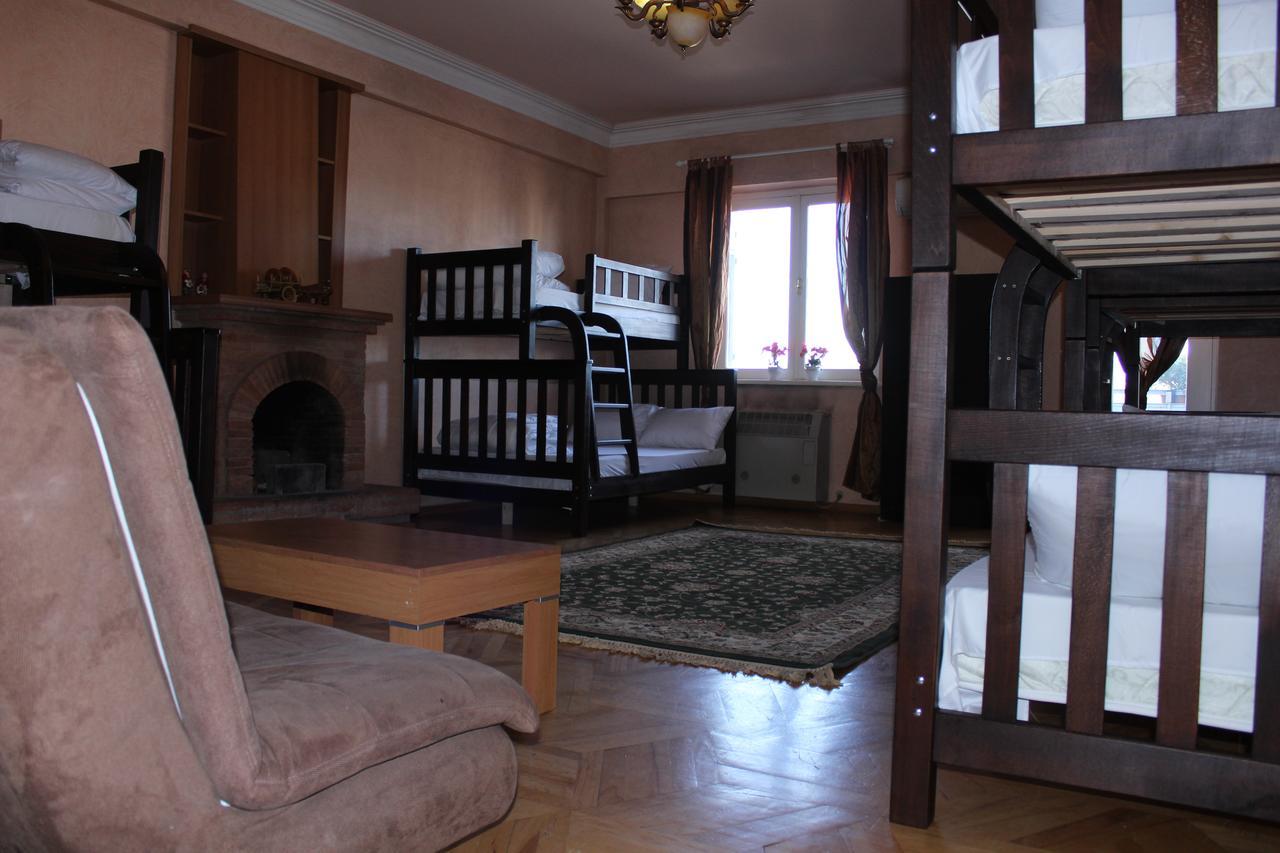 Herrmas Hostel Tbilisi ภายนอก รูปภาพ