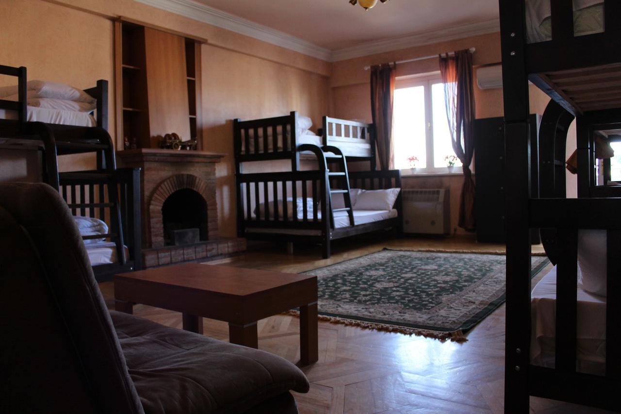 Herrmas Hostel Tbilisi ภายนอก รูปภาพ
