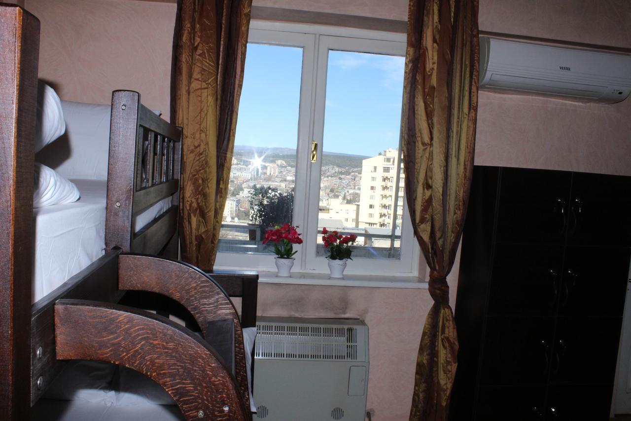 Herrmas Hostel Tbilisi ภายนอก รูปภาพ