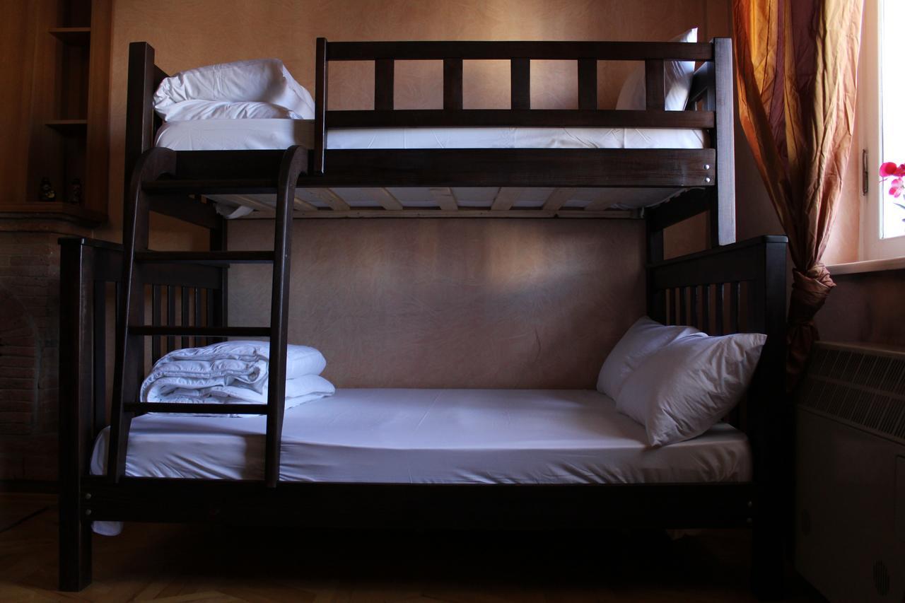 Herrmas Hostel Tbilisi ภายนอก รูปภาพ