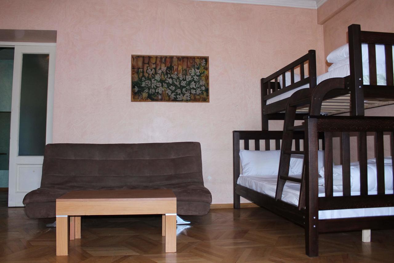Herrmas Hostel Tbilisi ภายนอก รูปภาพ