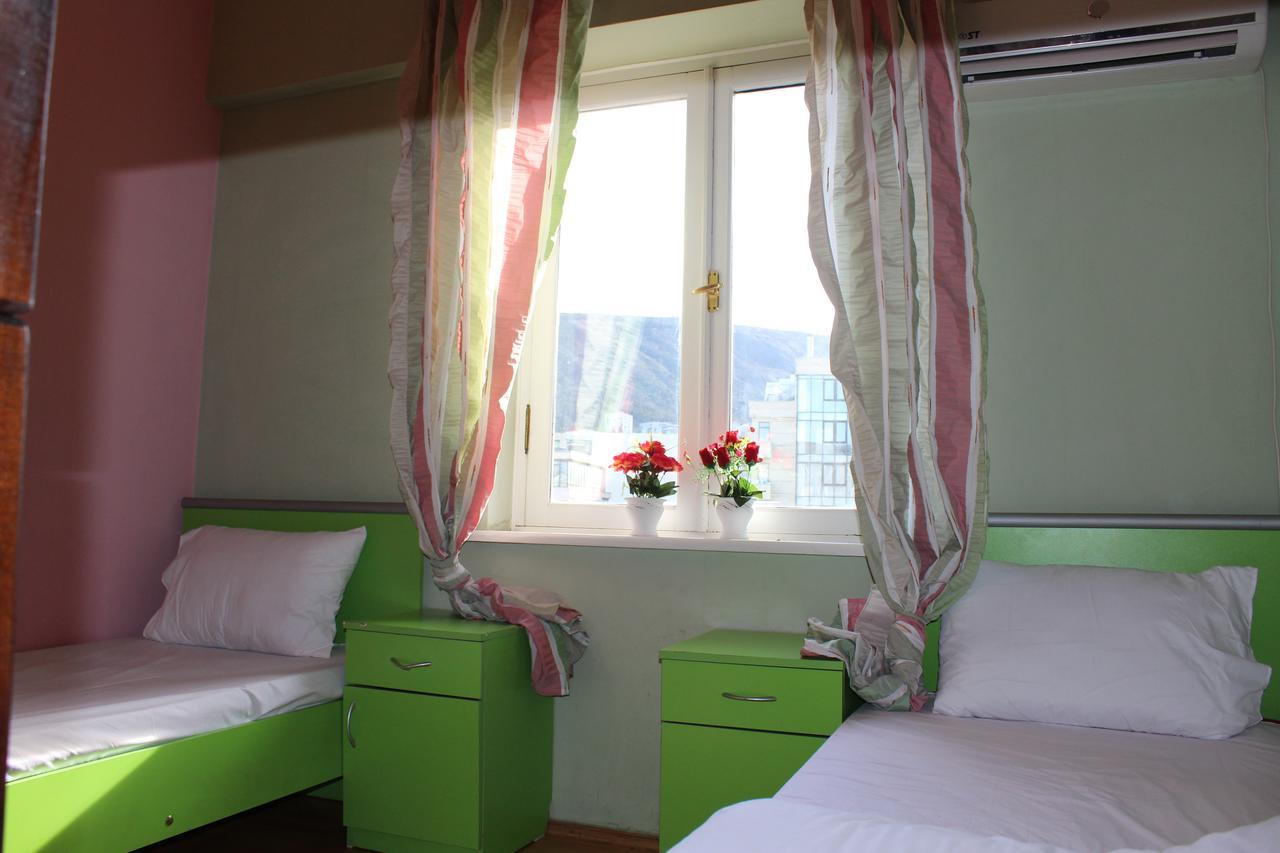Herrmas Hostel Tbilisi ภายนอก รูปภาพ